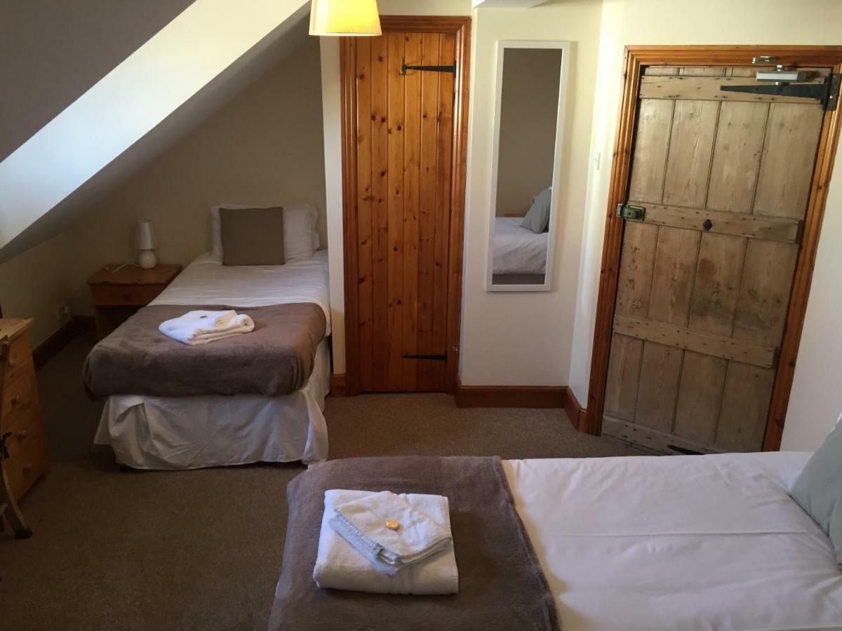 St Crispin Inn Worth  Eksteriør billede